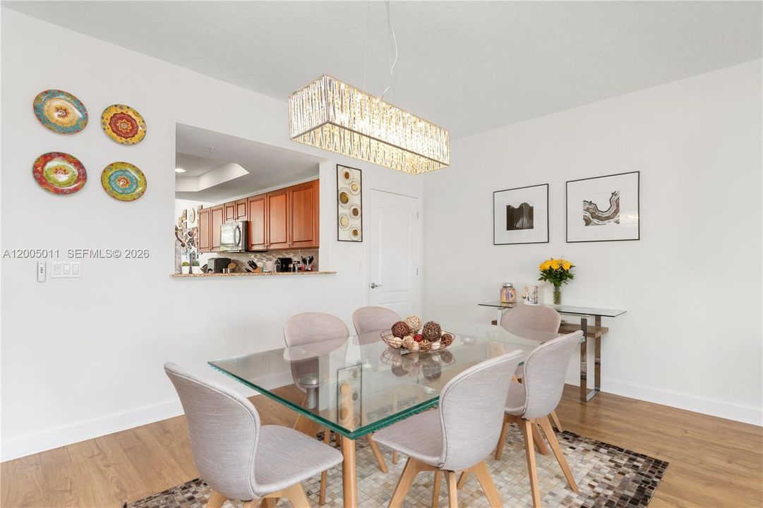 For Sale: $805,000 (3 beds, 2 baths, 1738 Square Feet)