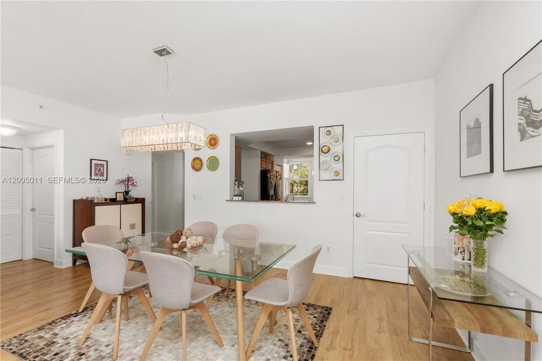 For Sale: $805,000 (3 beds, 2 baths, 1738 Square Feet)