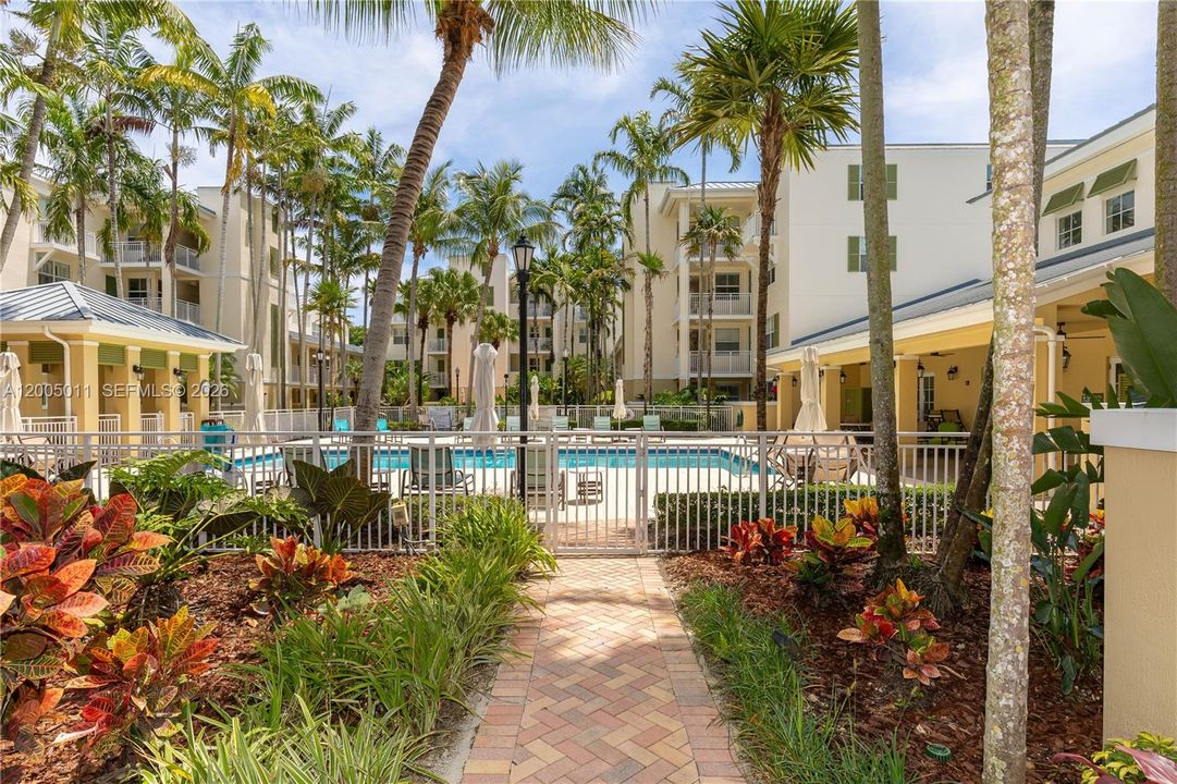 For Sale: $805,000 (3 beds, 2 baths, 1738 Square Feet)