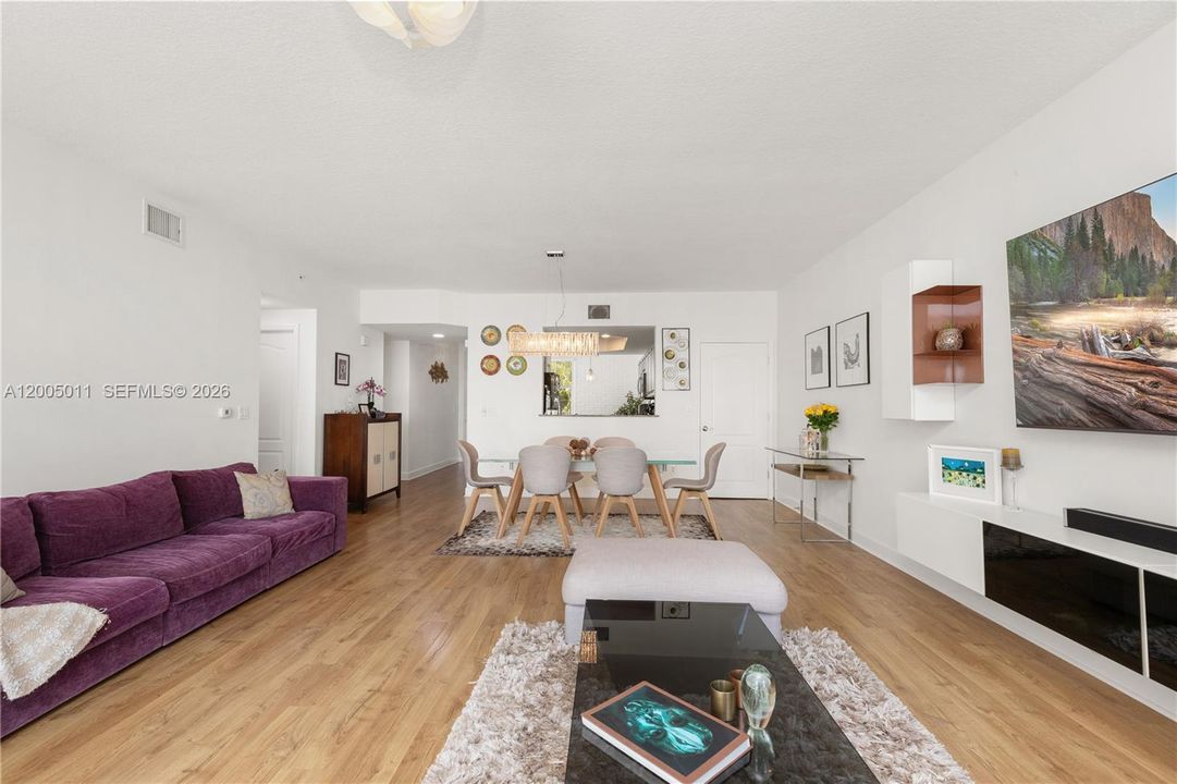 For Sale: $805,000 (3 beds, 2 baths, 1738 Square Feet)