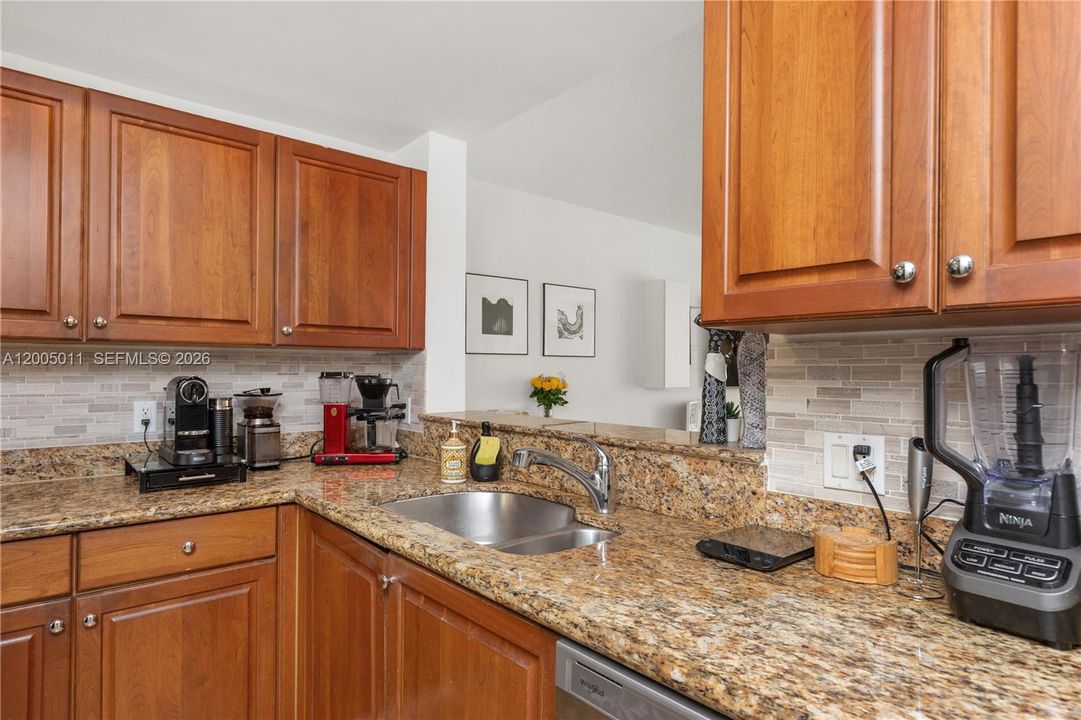 For Sale: $805,000 (3 beds, 2 baths, 1738 Square Feet)