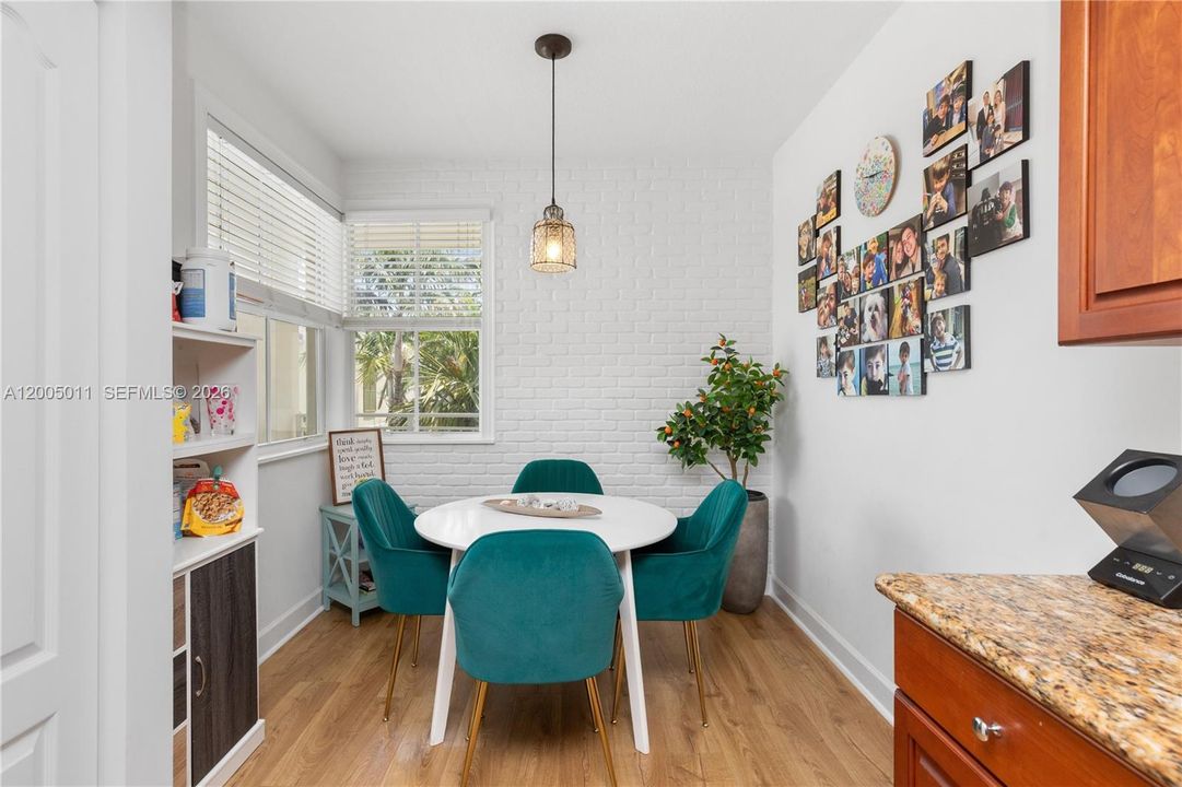 For Sale: $805,000 (3 beds, 2 baths, 1738 Square Feet)