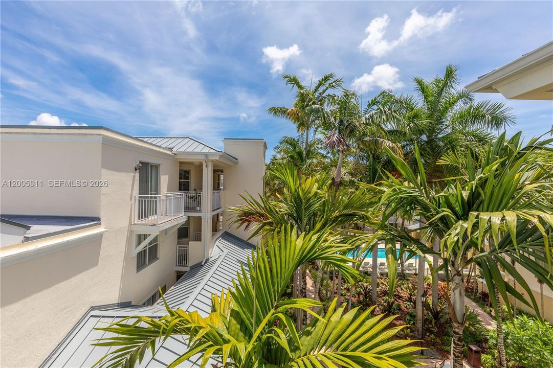 For Sale: $805,000 (3 beds, 2 baths, 1738 Square Feet)