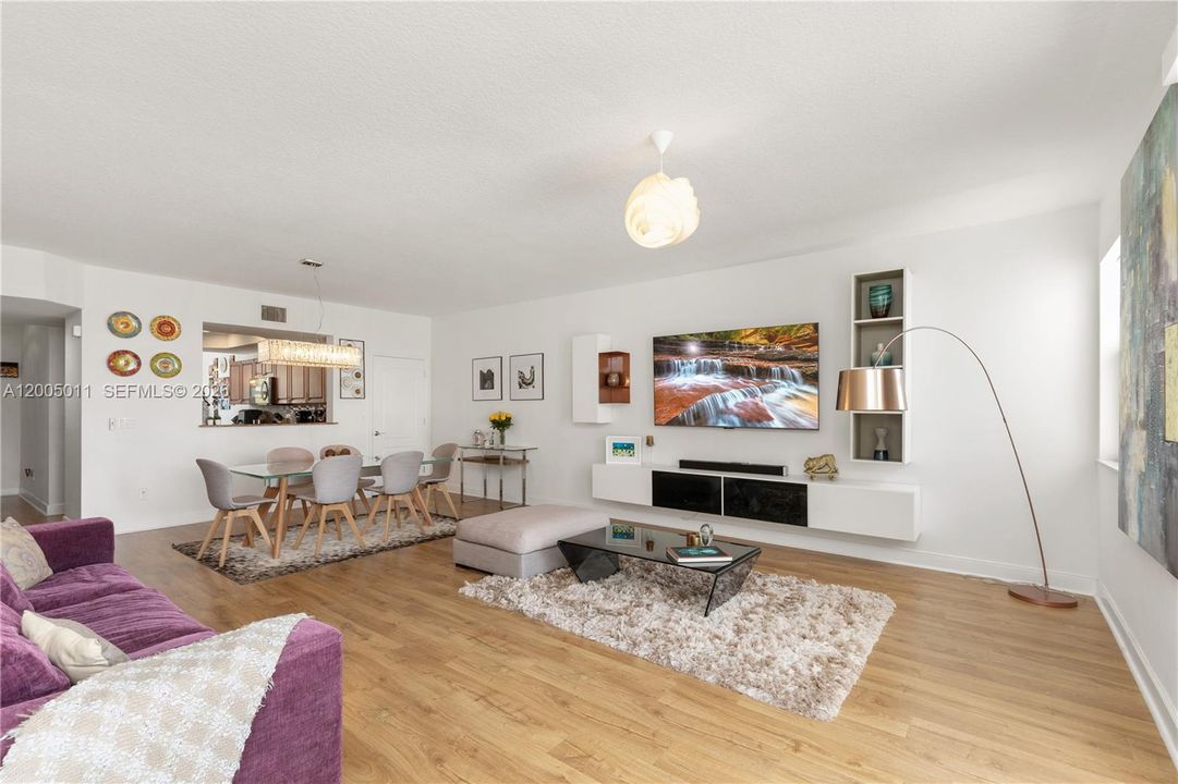 For Sale: $805,000 (3 beds, 2 baths, 1738 Square Feet)