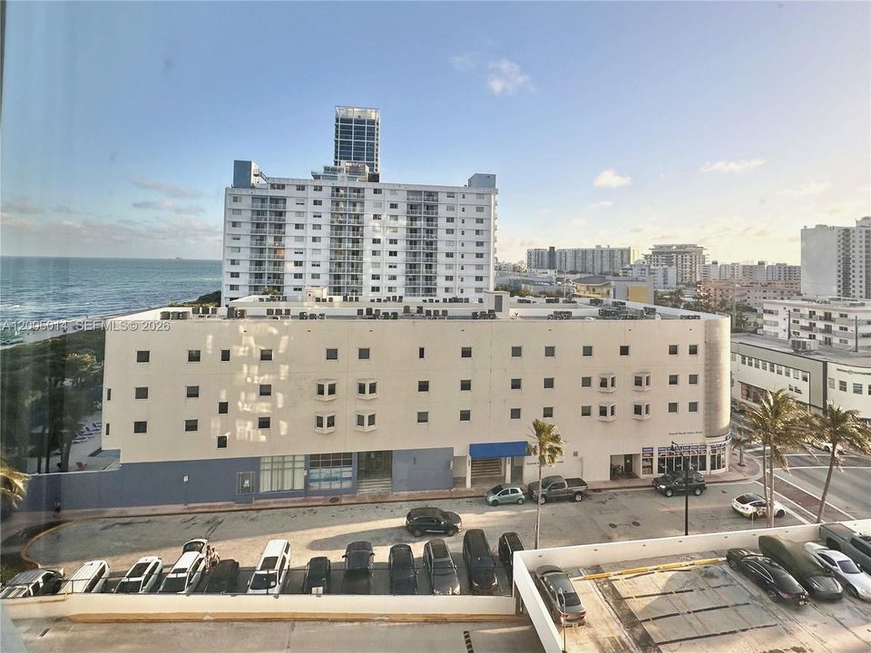 For Sale: $340,000 (1 beds, 2 baths, 1010 Square Feet)