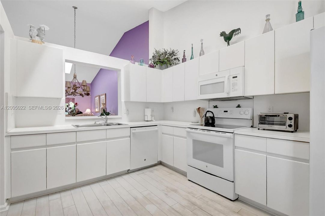 Active With Contract: $4,500 (2 beds, 2 baths, 1722 Square Feet)