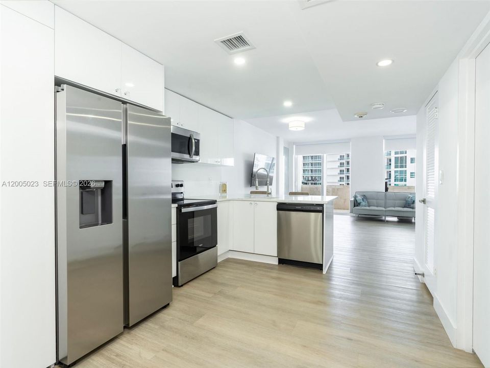 For Sale: $549,000 (0 beds, 1 baths, 483 Square Feet)