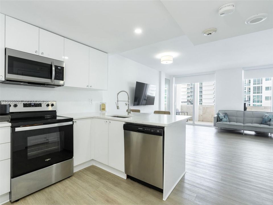 For Sale: $549,000 (0 beds, 1 baths, 483 Square Feet)