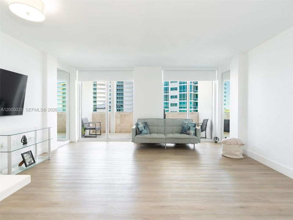 For Sale: $549,000 (0 beds, 1 baths, 483 Square Feet)