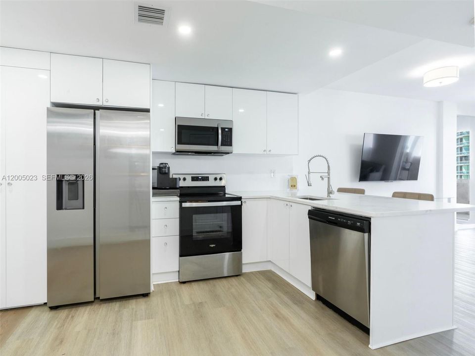 For Sale: $549,000 (0 beds, 1 baths, 483 Square Feet)
