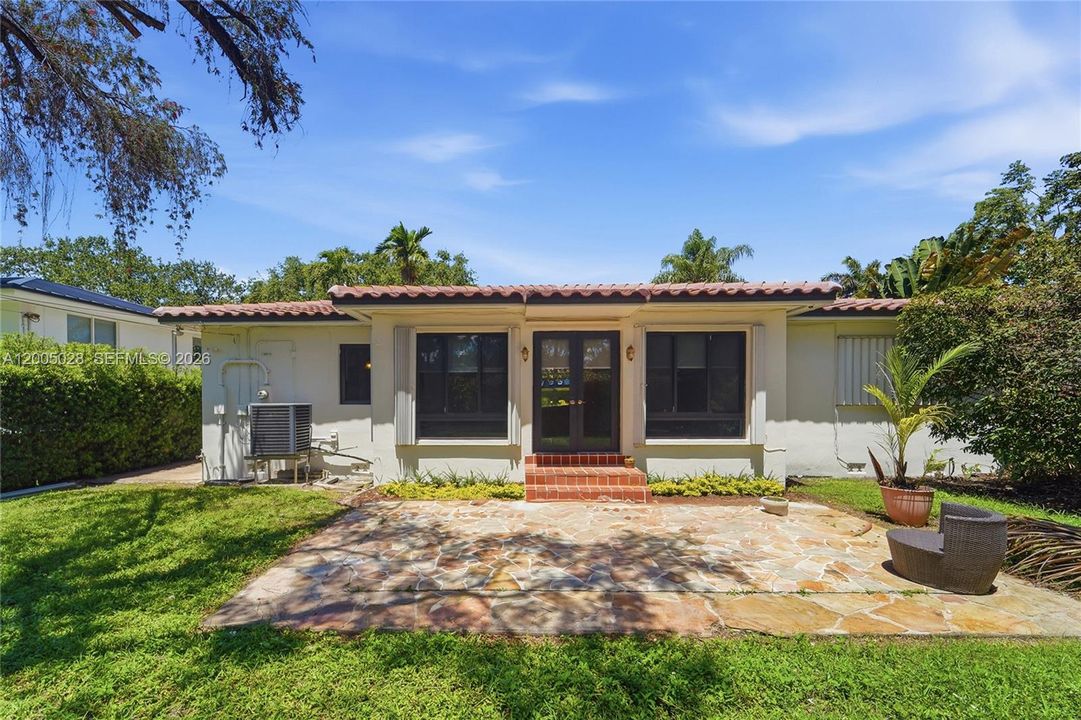 For Sale: $1,399,900 (3 beds, 3 baths, 2123 Square Feet)