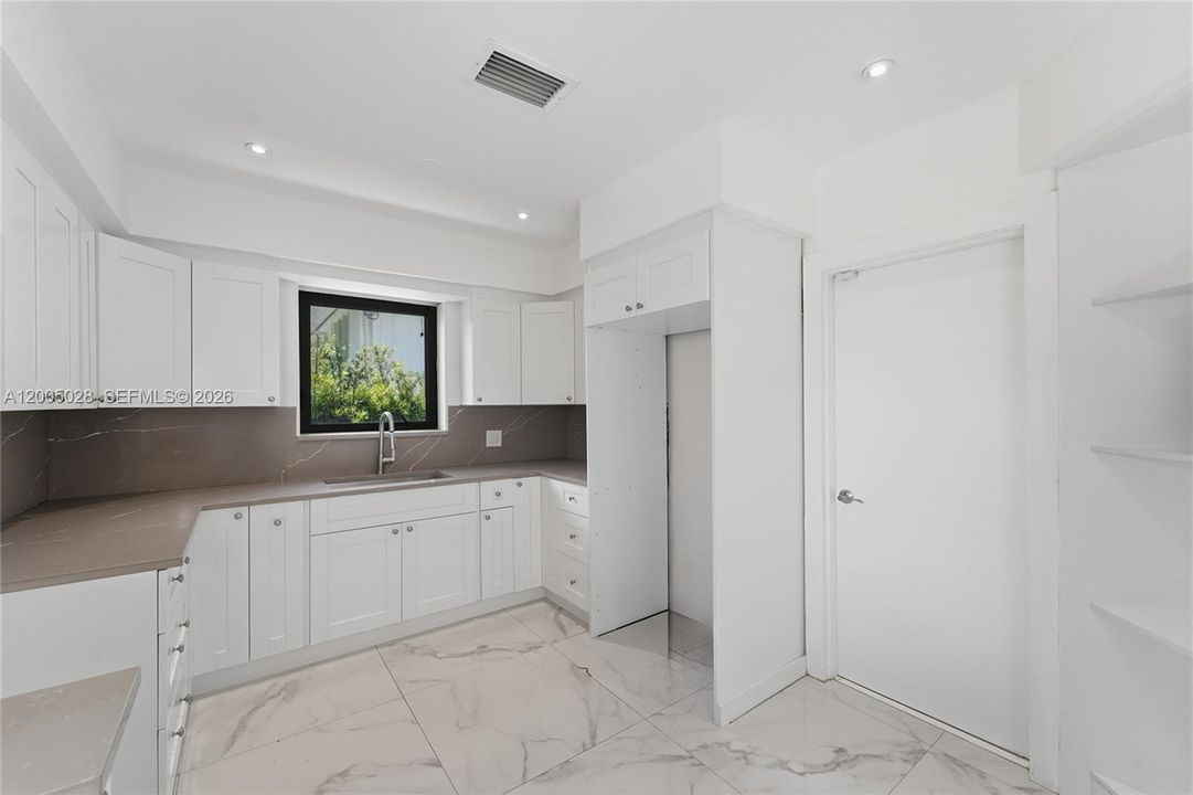 For Sale: $1,399,900 (3 beds, 3 baths, 2123 Square Feet)