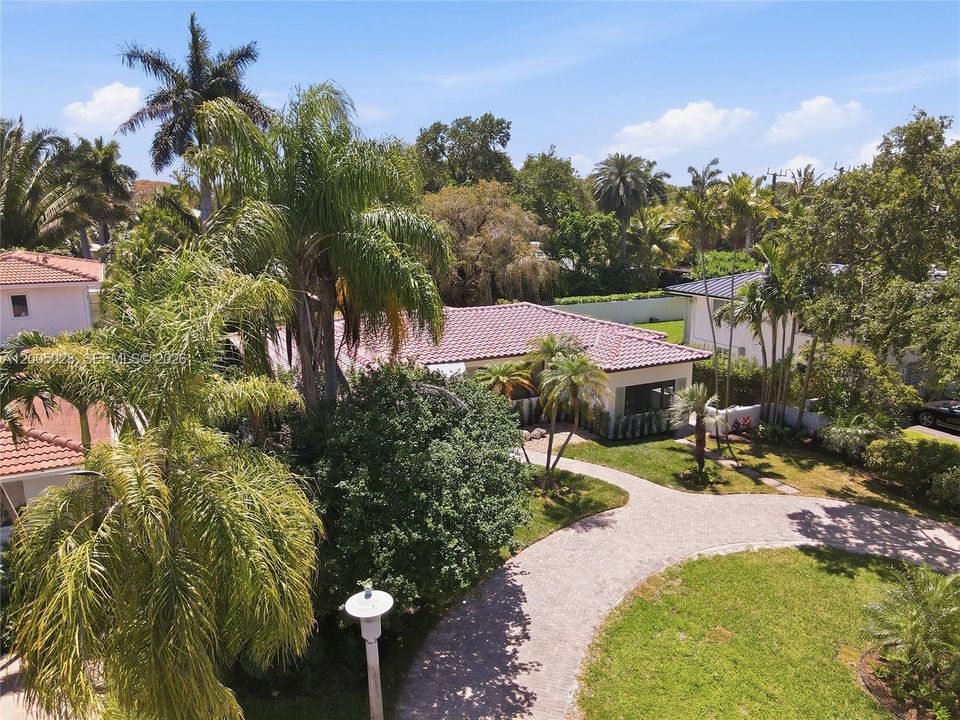 For Sale: $1,399,900 (3 beds, 3 baths, 2123 Square Feet)