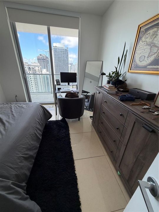 Activo con contrato: $4,200 (2 camas, 2 baños, 1104 Pies cuadrados)