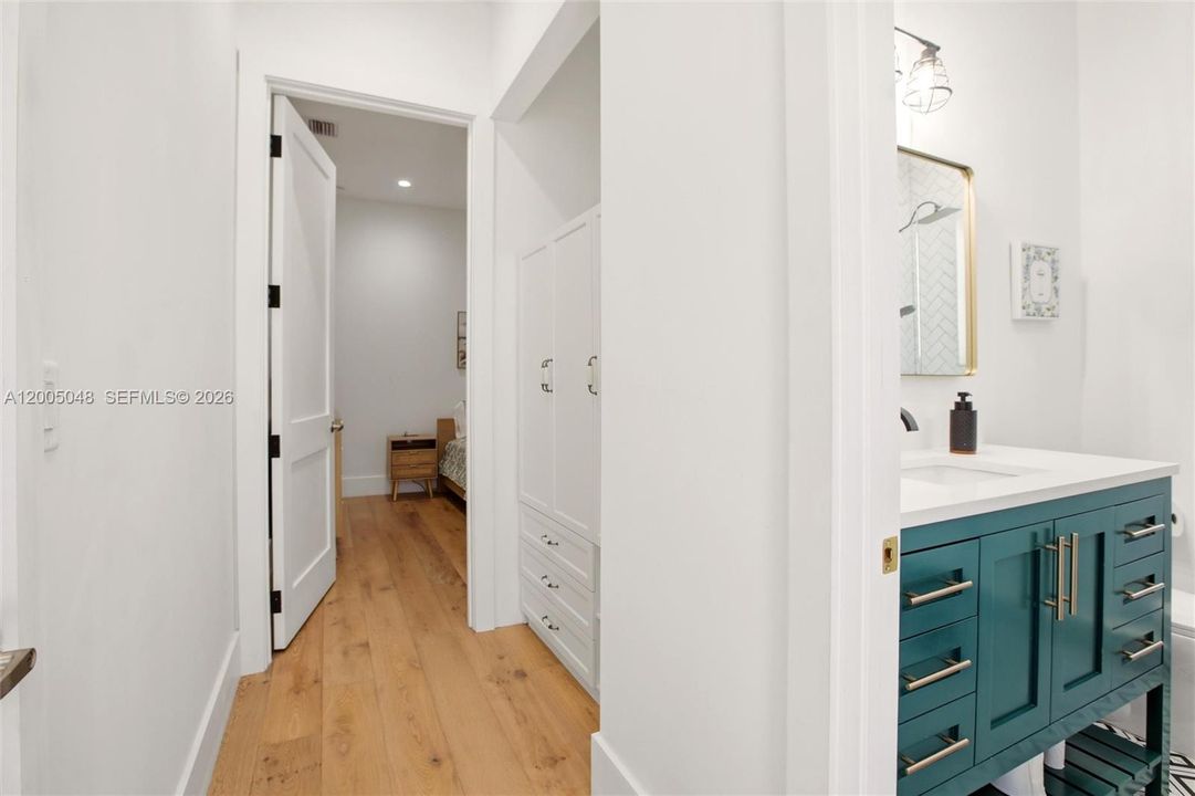 En Venta: $1,620,000 (4 camas, 3 baños, 3184 Pies cuadrados)