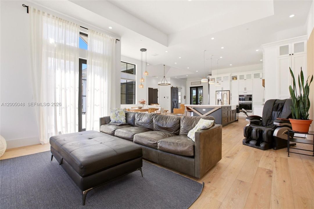 En Venta: $1,620,000 (4 camas, 3 baños, 3184 Pies cuadrados)