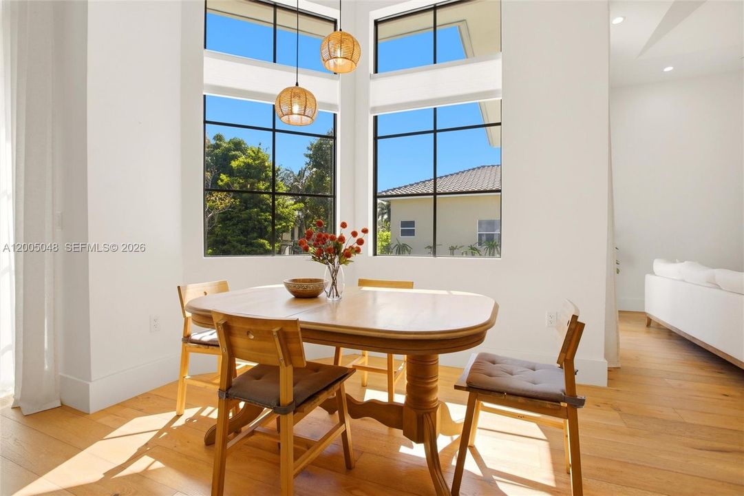 En Venta: $1,620,000 (4 camas, 3 baños, 3184 Pies cuadrados)