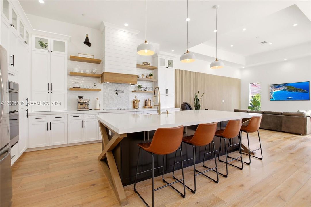 En Venta: $1,620,000 (4 camas, 3 baños, 3184 Pies cuadrados)