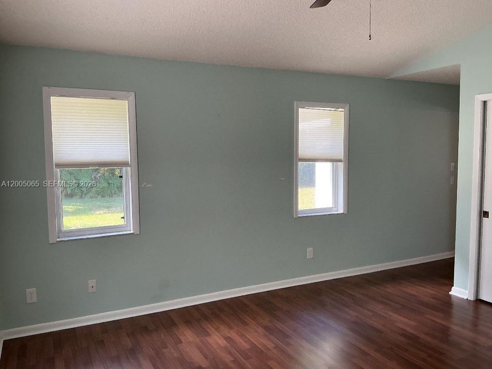 Activo con contrato: $325,000 (2 camas, 2 baños, 1344 Pies cuadrados)