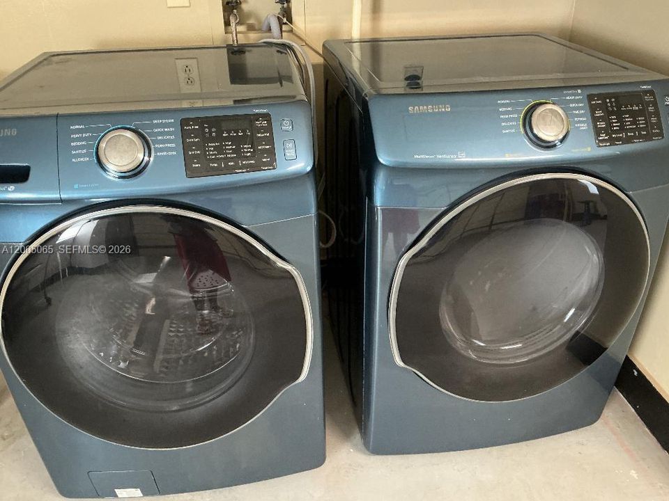 WASHER/DRYER