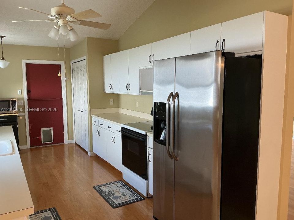 Activo con contrato: $325,000 (2 camas, 2 baños, 1344 Pies cuadrados)