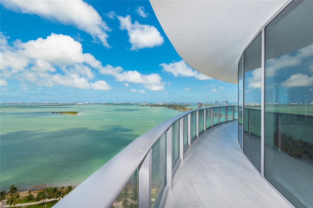 Active With Contract: $10,000 (3 beds, 4 baths, 2018 Square Feet)