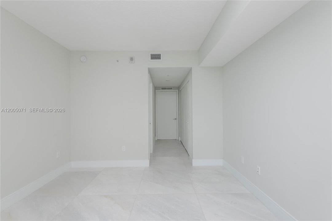 Active With Contract: $10,000 (3 beds, 4 baths, 2018 Square Feet)