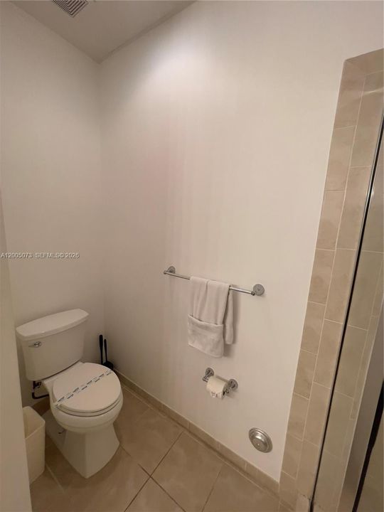 Activo con contrato: $3,250 (4 camas, 2 baños, 1942 Pies cuadrados)