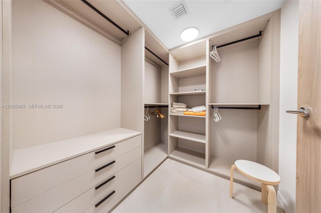 For Sale: $4,900,000 (4 beds, 4 baths, 3521 Square Feet)