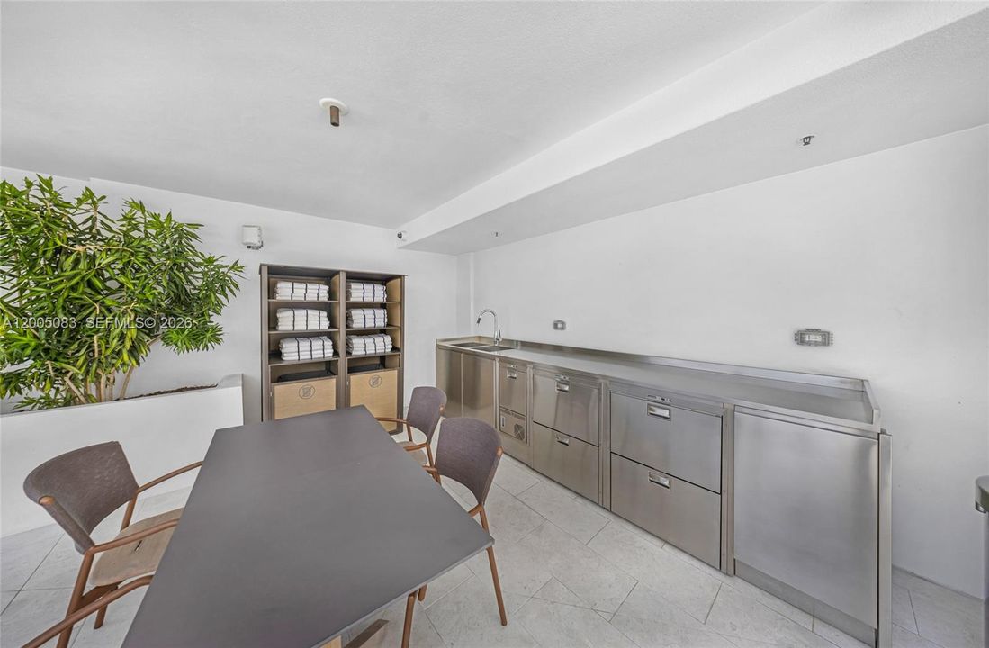 For Sale: $4,900,000 (4 beds, 4 baths, 3521 Square Feet)