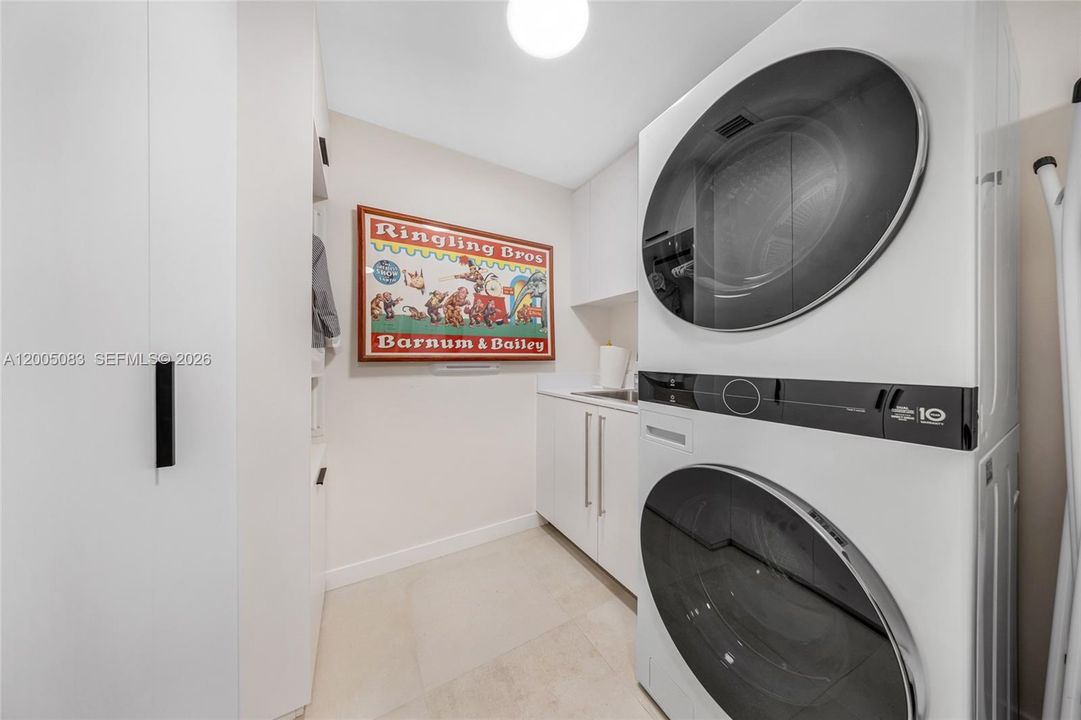 For Sale: $4,900,000 (4 beds, 4 baths, 3521 Square Feet)