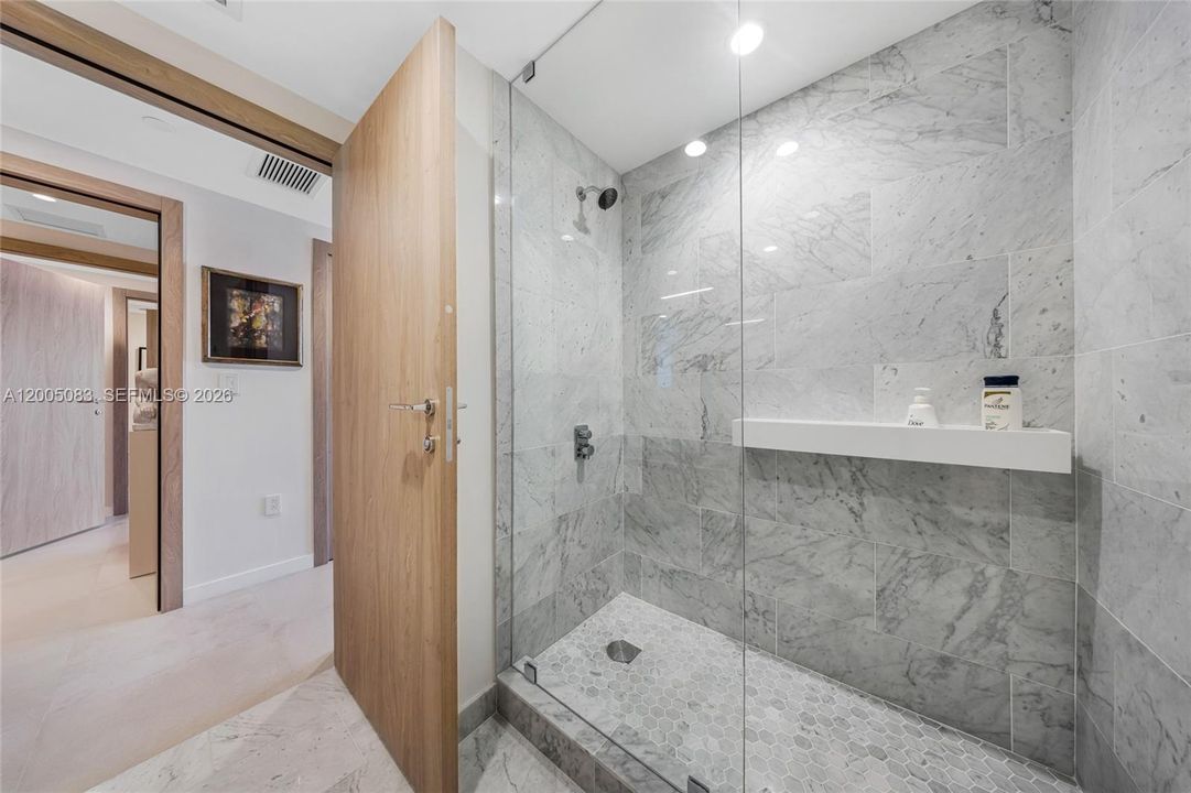 For Sale: $4,900,000 (4 beds, 4 baths, 3521 Square Feet)