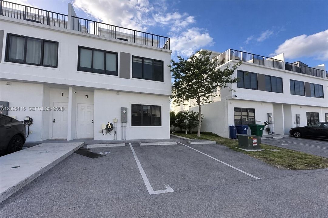 En Venta: $395,000 (4 camas, 3 baños, 1398 Pies cuadrados)
