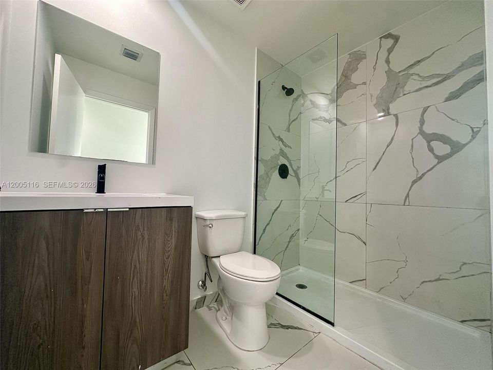 En Venta: $395,000 (4 camas, 3 baños, 1398 Pies cuadrados)