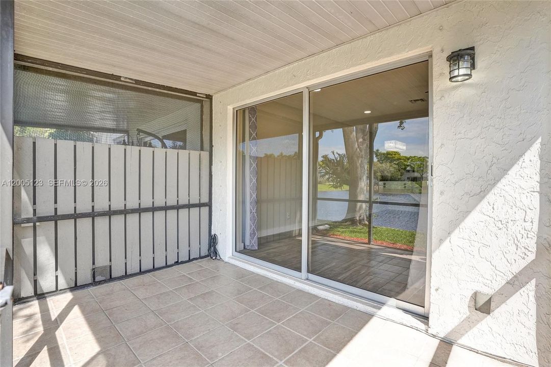 For Sale: $399,000 (3 beds, 3 baths, 1390 Square Feet)