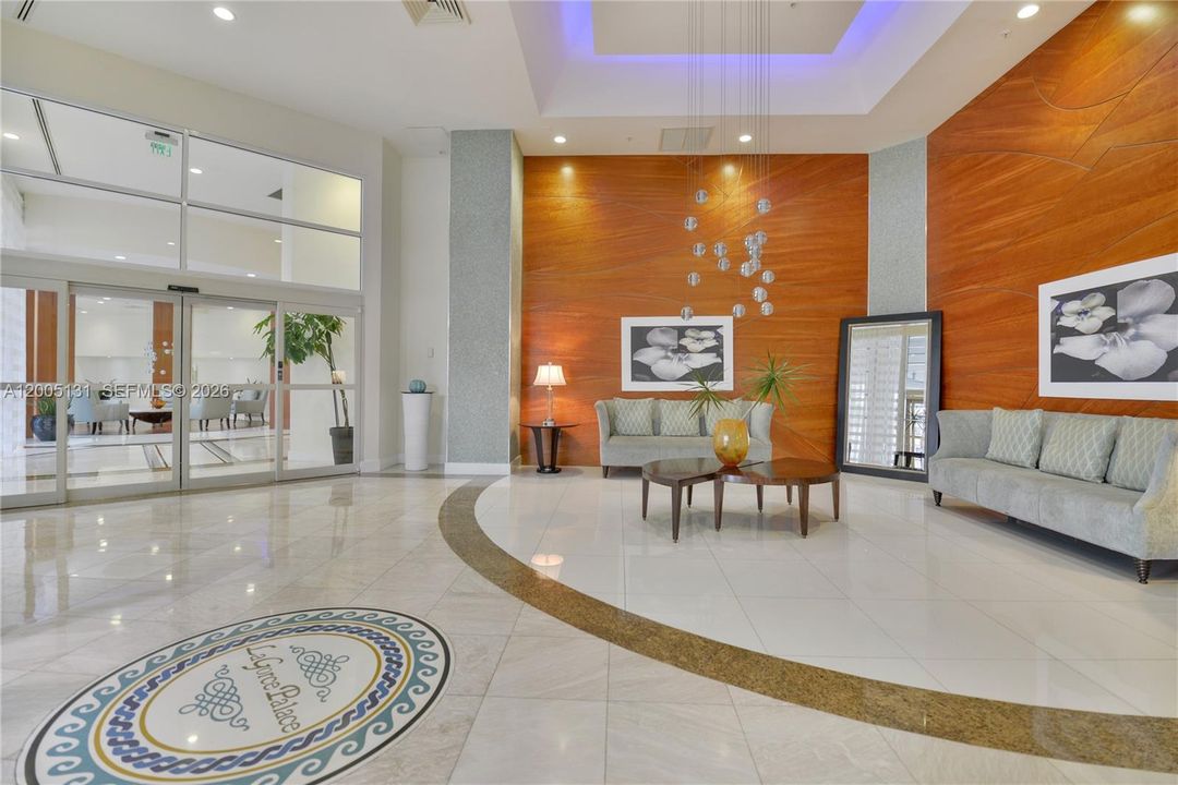 For Sale: $1,220,000 (2 beds, 2 baths, 1220 Square Feet)