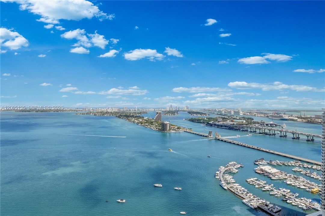 Недавно продано: $2,275,000 (3 спален, 4 ванн, 2018 Квадратных фут)