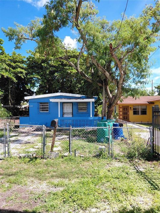 Activo con contrato: $329,000 (3 camas, 1 baños, 800 Pies cuadrados)