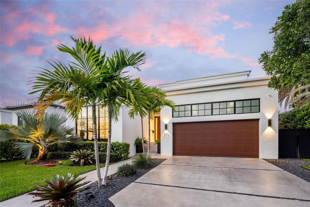 For Sale: $7,730,000 (5 beds, 4 baths, 4303 Square Feet)