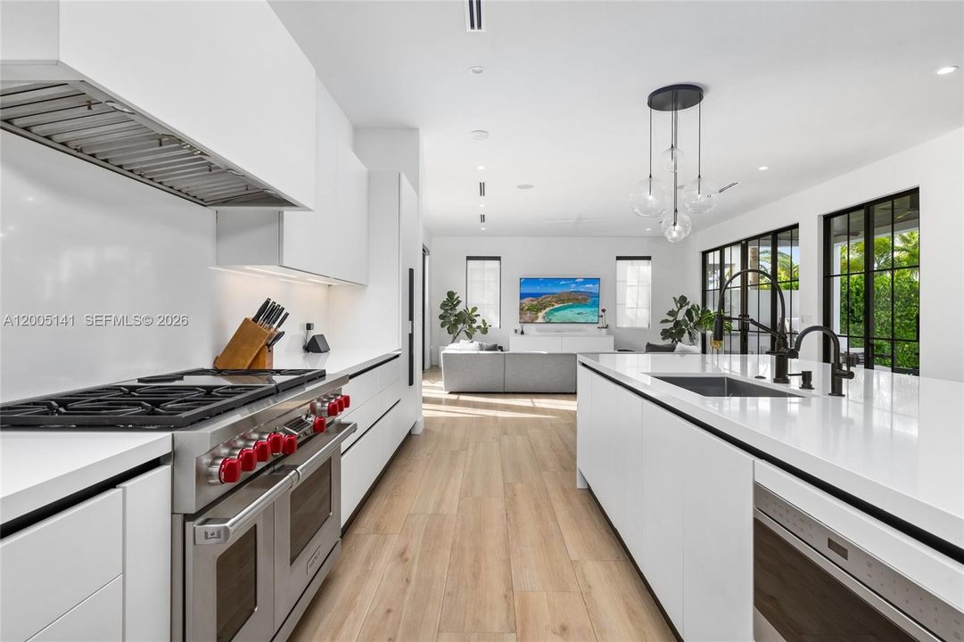 For Sale: $7,730,000 (5 beds, 4 baths, 4303 Square Feet)