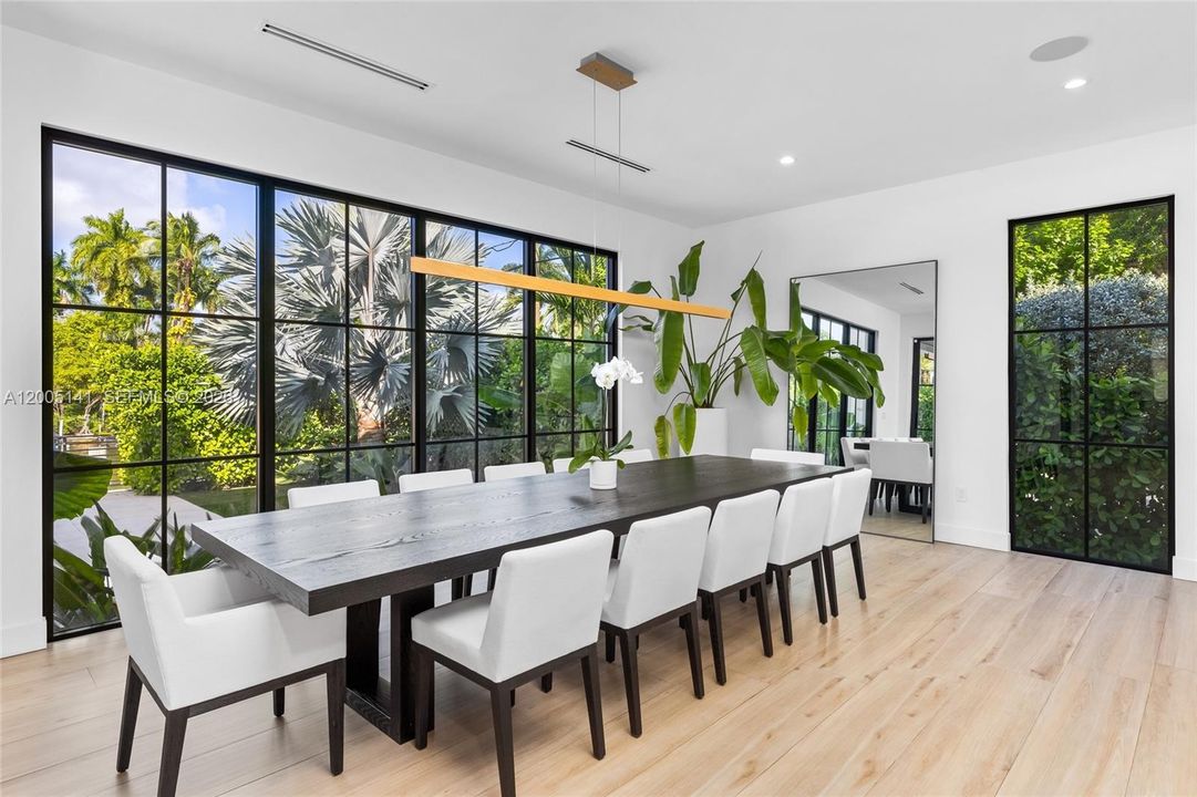 For Sale: $7,730,000 (5 beds, 4 baths, 4303 Square Feet)