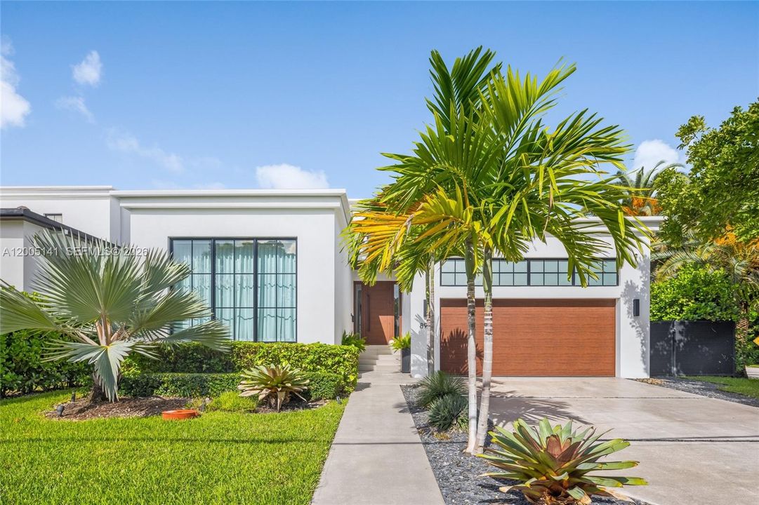 For Sale: $7,730,000 (5 beds, 4 baths, 4303 Square Feet)