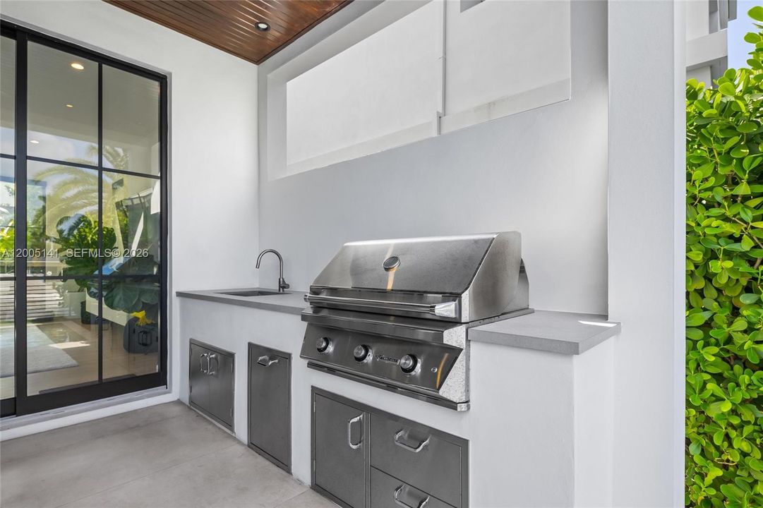 For Sale: $7,730,000 (5 beds, 4 baths, 4303 Square Feet)