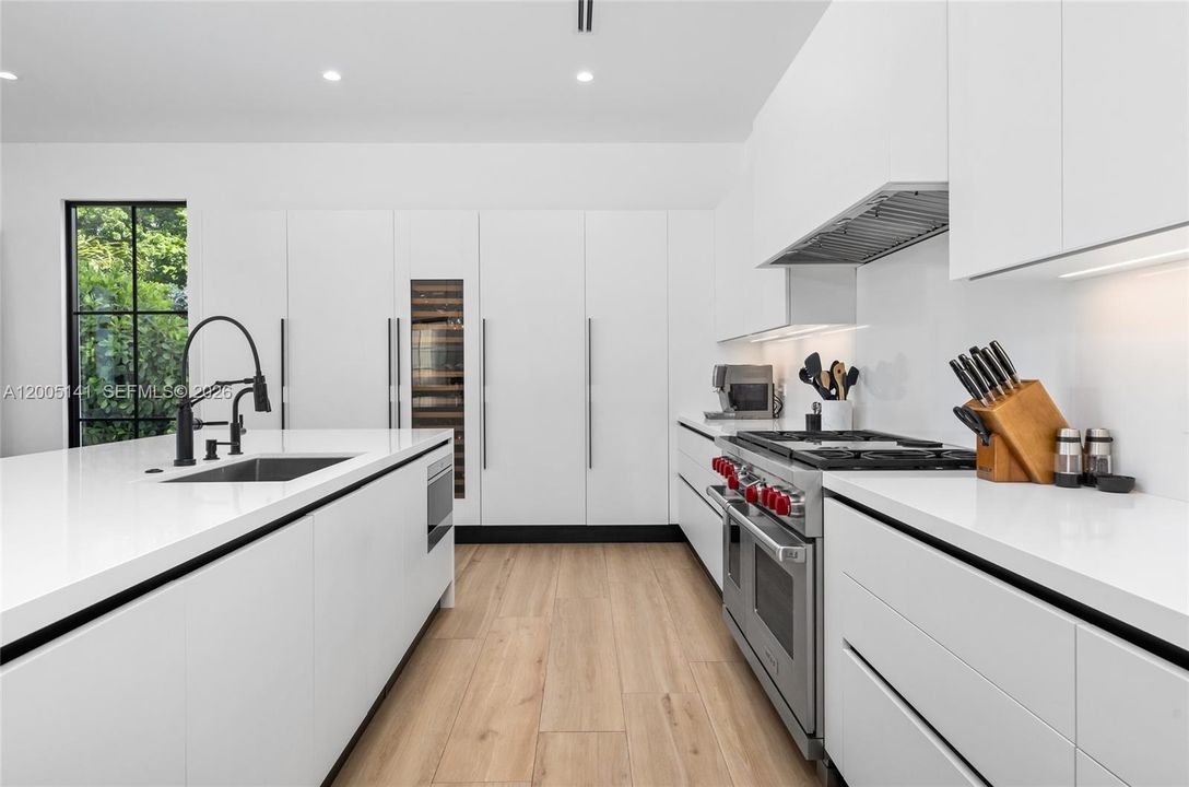 For Sale: $7,730,000 (5 beds, 4 baths, 4303 Square Feet)