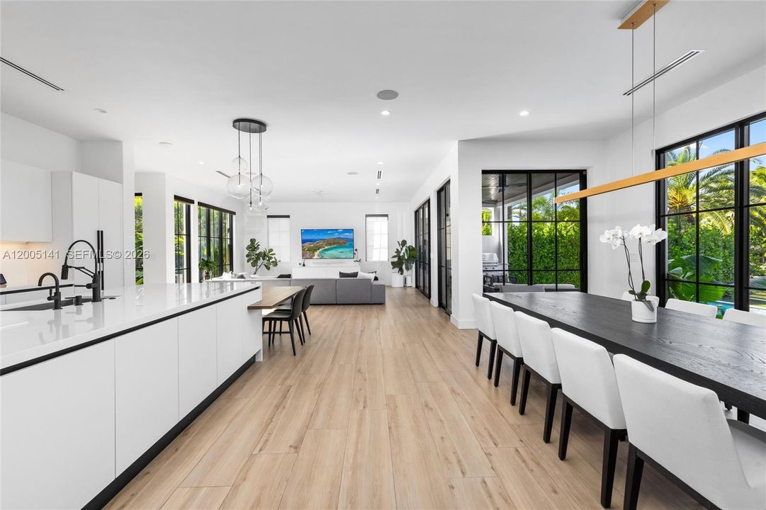 For Sale: $7,730,000 (5 beds, 4 baths, 4303 Square Feet)