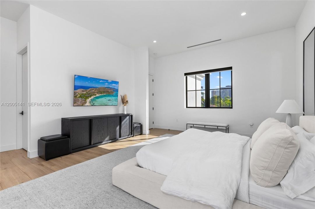 For Sale: $7,730,000 (5 beds, 4 baths, 4303 Square Feet)
