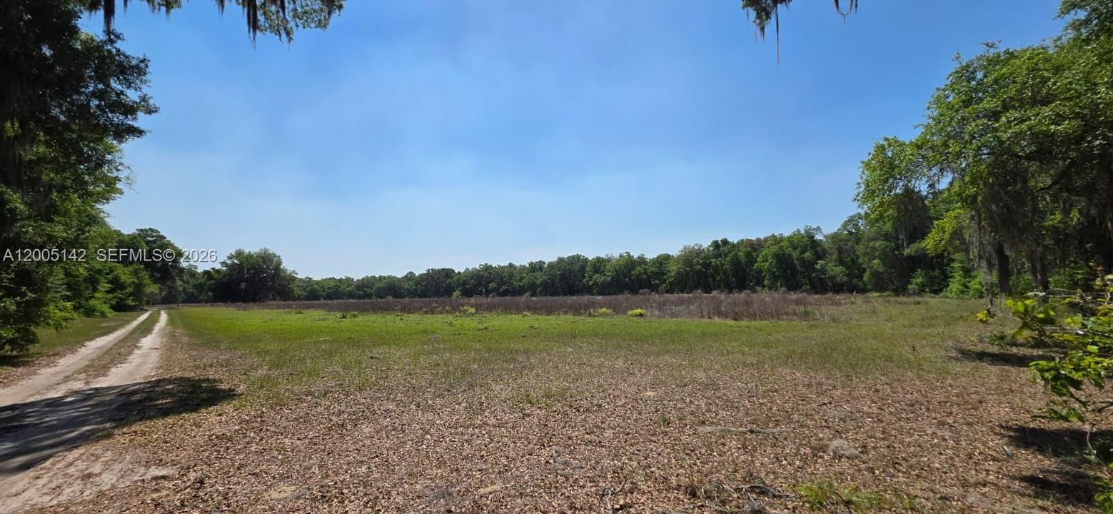 На продажу: $430,000 (40.00 acres)