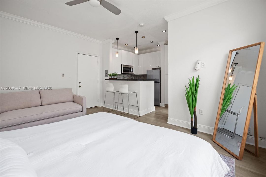 For Sale: $177,900 (0 beds, 1 baths, 275 Square Feet)
