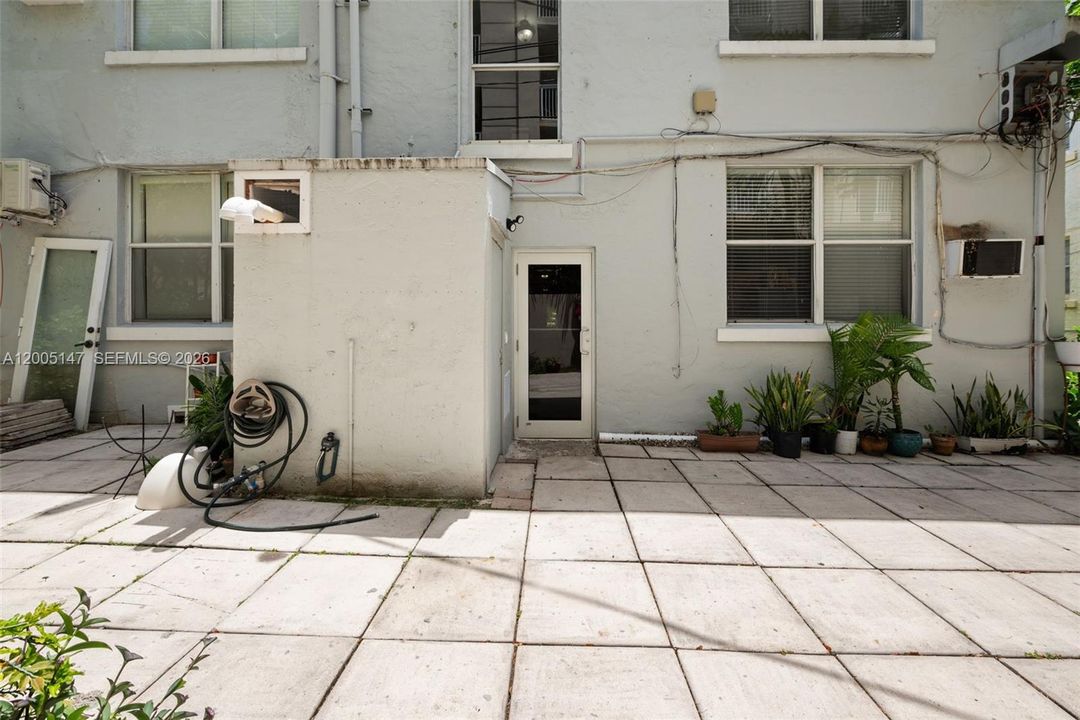 For Sale: $177,900 (0 beds, 1 baths, 275 Square Feet)