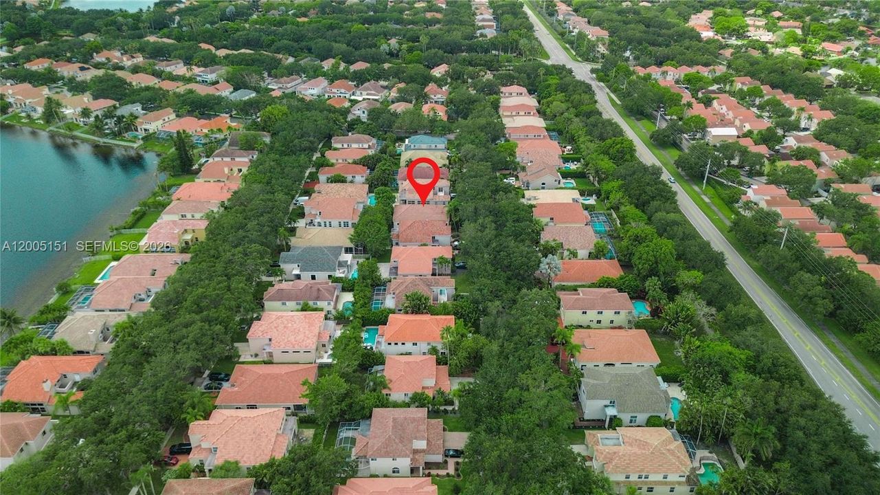 Activo con contrato: $699,000 (4 camas, 2 baños, 2157 Pies cuadrados)